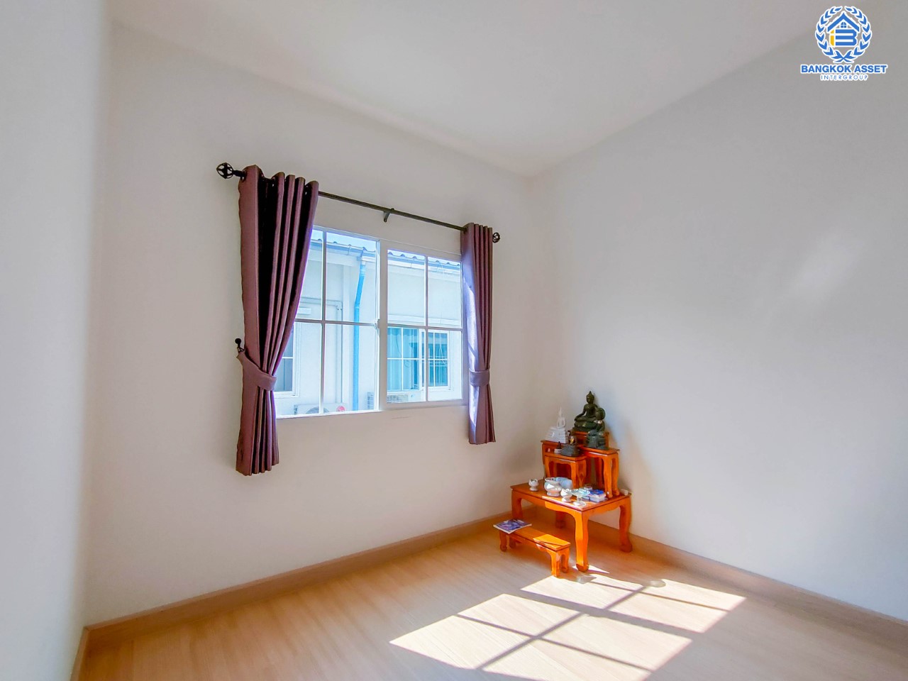 *****ทาวน์เฮ้าส์มือสองย่านนนทบุรี ม.กัสโต้ ราชพฤกษ์-พระราม5 บนเนื้อที่ 17.9 ตร.ว. ฟังก์ชัน 3 ห้องนอน 2 ห้องน้ำ 2 ที่จอดรถ บนทำเลยอดเยี่ยม เพียงไม่ถึง 15 นาทีก็ถึงรถไฟฟ้าสายสีม่วง "สถานีแยกติวานนท์" ใกล้เซ็นทรัล รัตนาธิเบศร์ และทางด่วน "ศรีรัชใหม่"